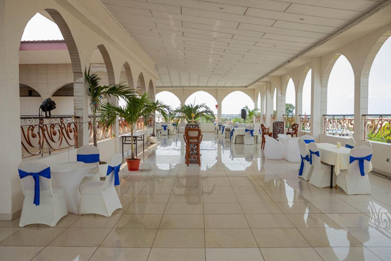 Hotel Hibiscus Louis Libreville Exterior photo