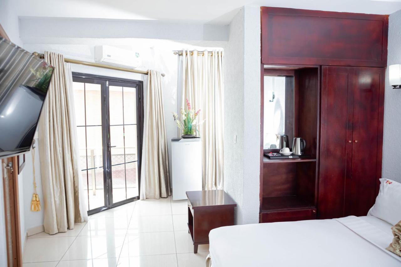 Hotel Hibiscus Louis Libreville Exterior photo