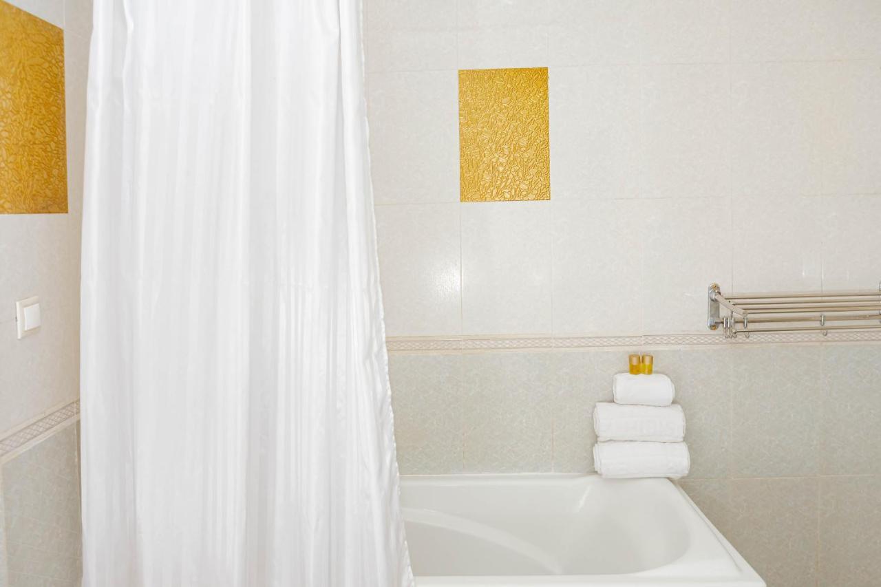 Hotel Hibiscus Louis Libreville Exterior photo