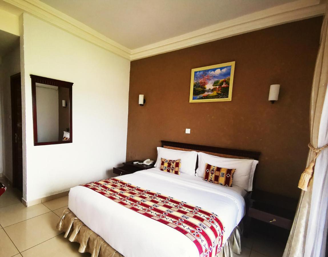 Hotel Hibiscus Louis Libreville Exterior photo